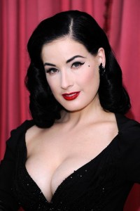 DVonTeese_GL_16nov09_pa_b_592x888